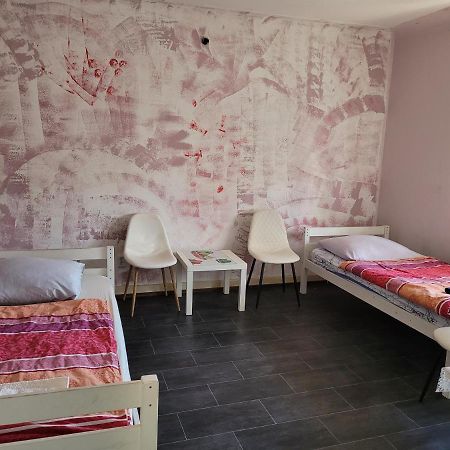 Mehrere Privatzimmer Lang Und Kurzfristig Zu Mieten Saarbrücken Exteriör bild