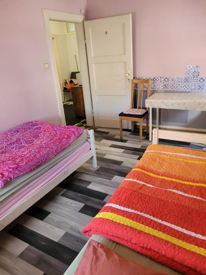 Mehrere Privatzimmer Lang Und Kurzfristig Zu Mieten Saarbrücken Exteriör bild