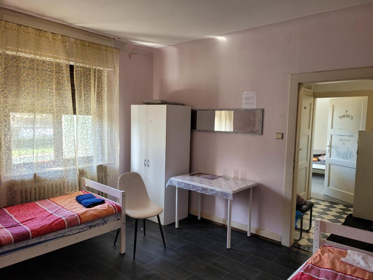 Mehrere Privatzimmer Lang Und Kurzfristig Zu Mieten Saarbrücken Exteriör bild
